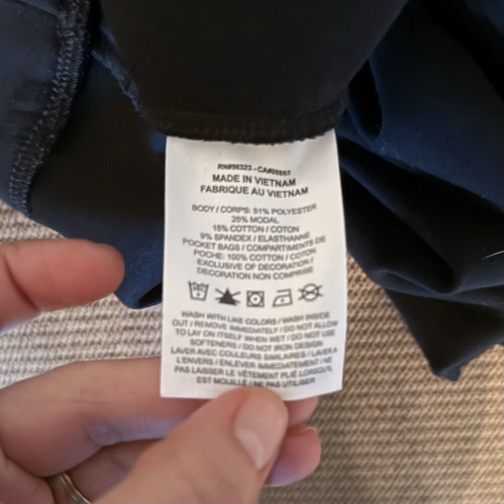 Women's Nike 24.7 ImpossiblySoft Drift Shorts Size Large Black New W/Out Tags 4” - Picture 11 of 12
